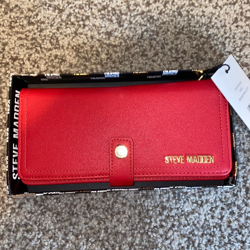 BRAND NEW STEVE MADDEN WALLET